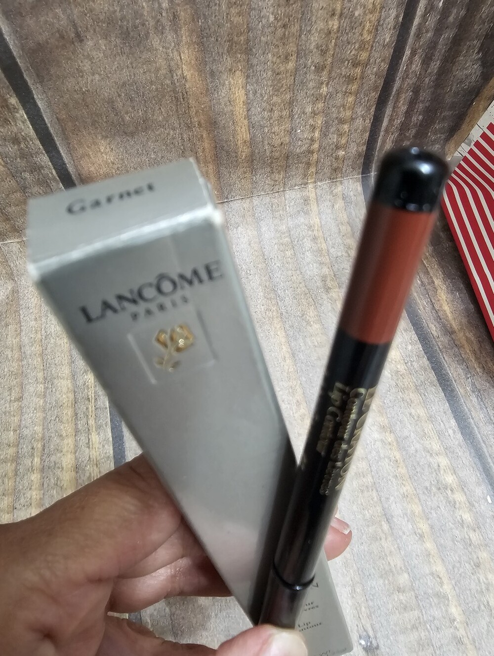 Classic Lancôme Le Crayon Lip Contour in highly sought-after Vintag shade Garnet